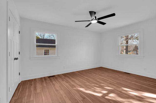 518 Sharondale Dr, Tullahoma, TN 37388