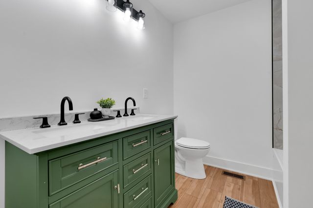 518 Sharondale Dr, Tullahoma, TN 37388