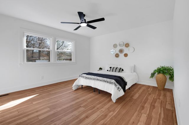 518 Sharondale Dr, Tullahoma, TN 37388