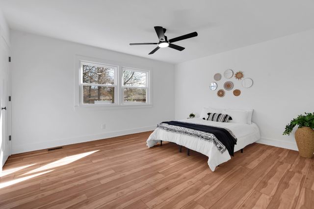 518 Sharondale Dr, Tullahoma, TN 37388