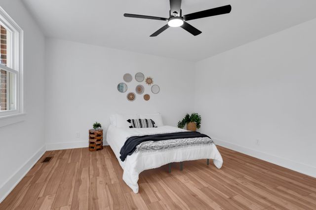 518 Sharondale Dr, Tullahoma, TN 37388