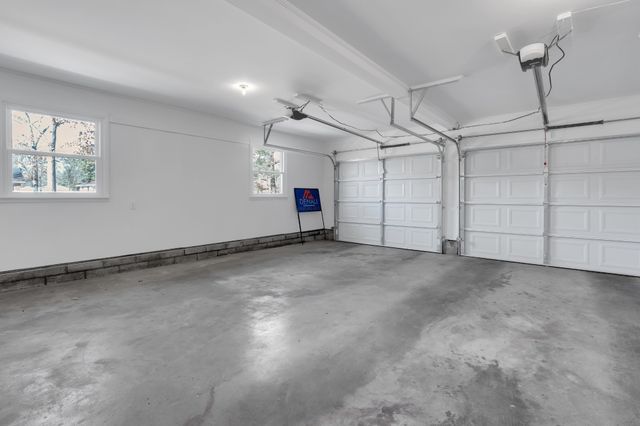 518 Sharondale Dr, Tullahoma, TN 37388