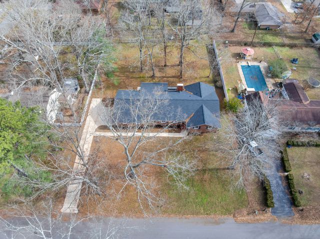 518 Sharondale Dr, Tullahoma, TN 37388