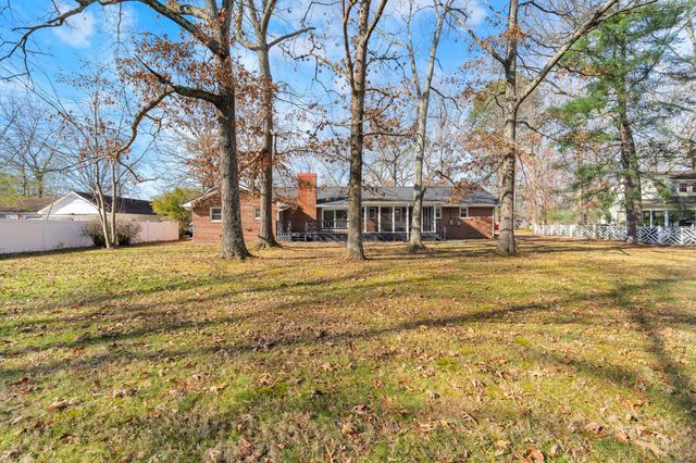 518 Sharondale Dr, Tullahoma, TN 37388