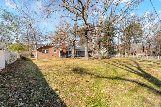 518 Sharondale Dr, Tullahoma, TN 37388