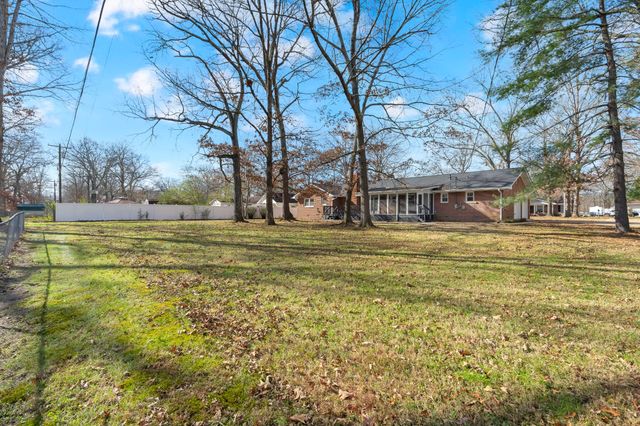 518 Sharondale Dr, Tullahoma, TN 37388