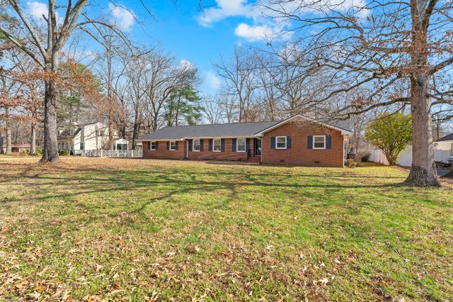 518 Sharondale Dr, Tullahoma, TN 37388