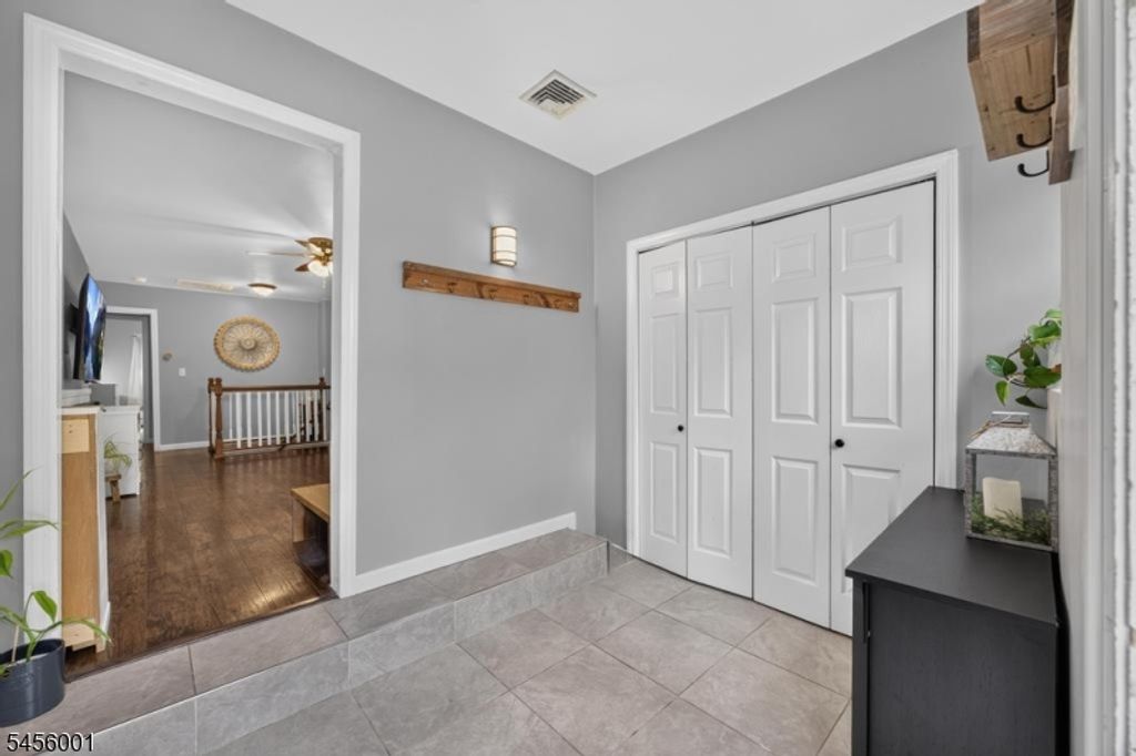 51 Roosevelt Trl, Hopatcong Boro, NJ 07843 — photo 4