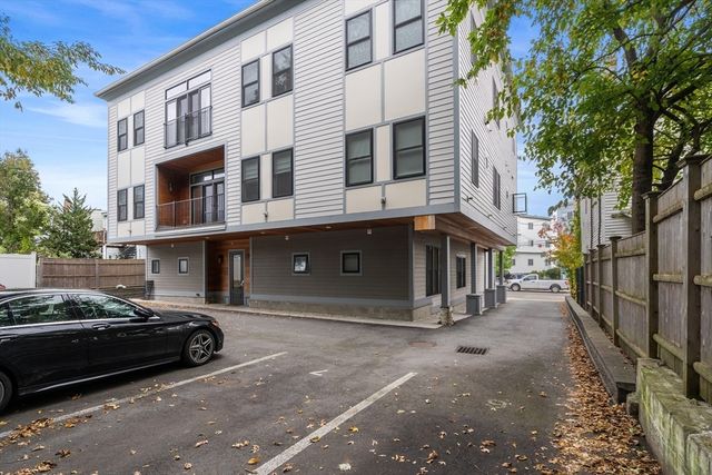 130 Coleridge St 6, Boston, MA 02128