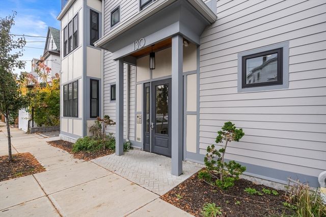 130 Coleridge St 6, Boston, MA 02128