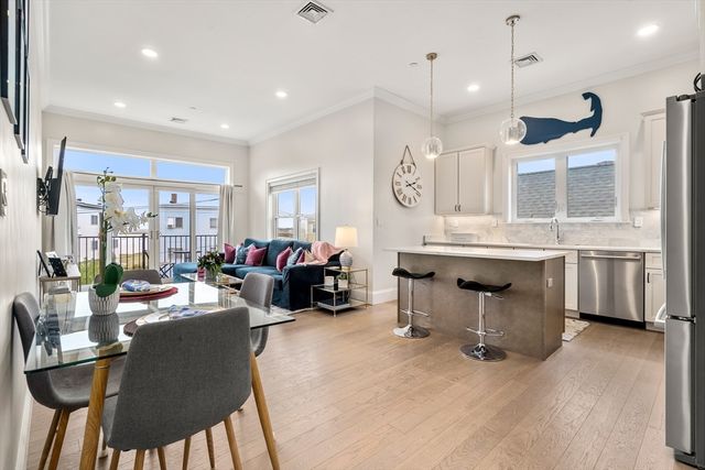 130 Coleridge St 6, Boston, MA 02128