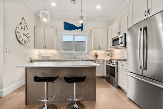 130 Coleridge St 6, Boston, MA 02128