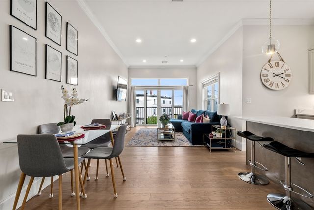 130 Coleridge St 6, Boston, MA 02128