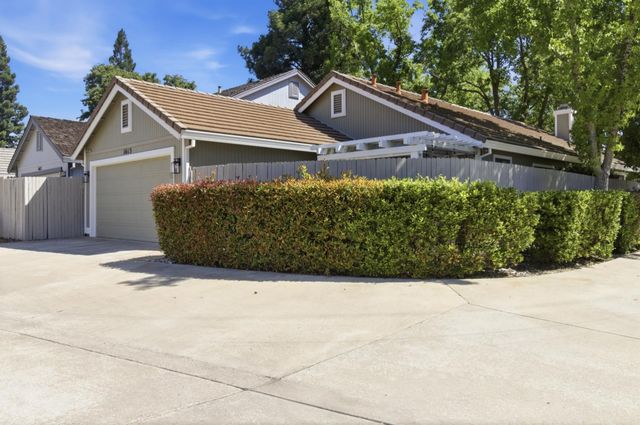 1615 Woodhill Dr, Roseville, CA 95661