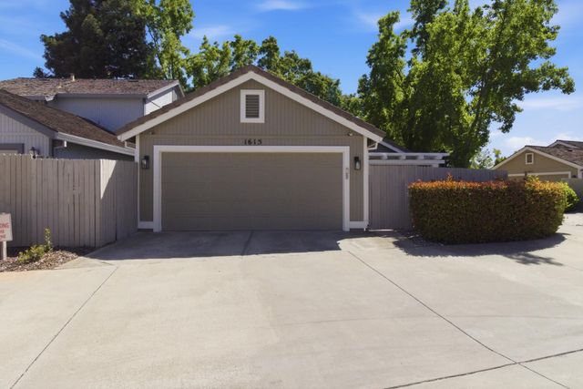 1615 Woodhill Dr, Roseville, CA 95661