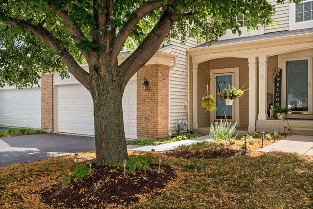 2222 Foxmoor Lane 2222, Aurora, IL 60502