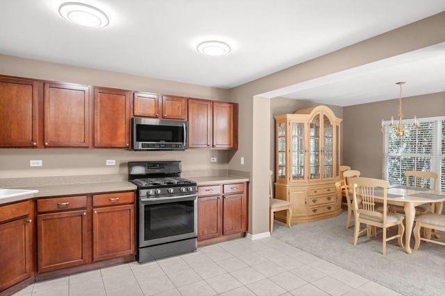 2222 Foxmoor Lane 2222, Aurora, IL 60502