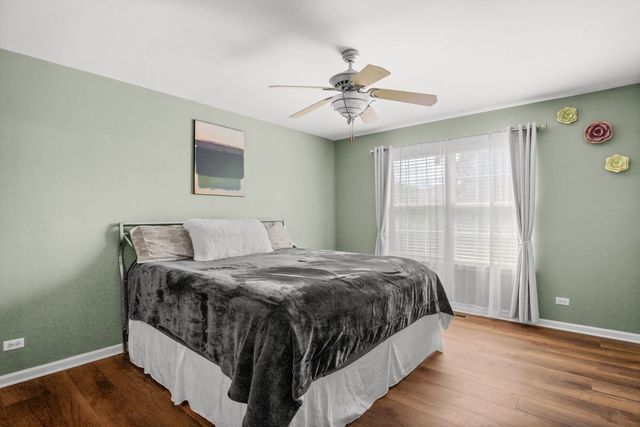 2222 Foxmoor Lane 2222, Aurora, IL 60502