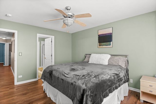 2222 Foxmoor Lane 2222, Aurora, IL 60502