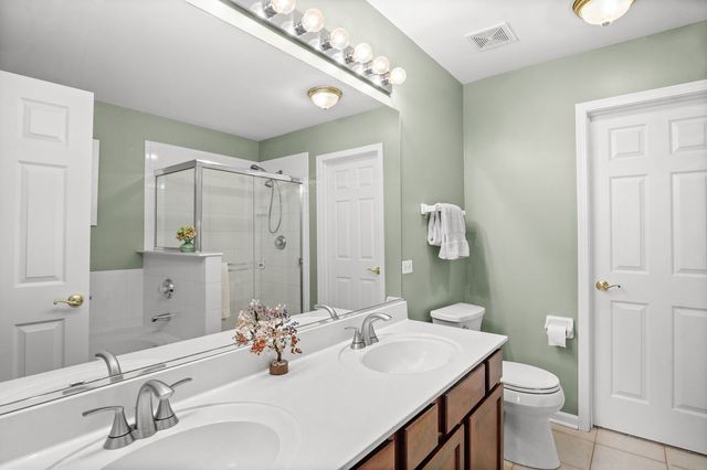 2222 Foxmoor Lane 2222, Aurora, IL 60502