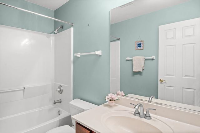 2222 Foxmoor Lane 2222, Aurora, IL 60502