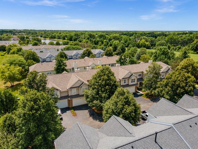 2222 Foxmoor Lane 2222, Aurora, IL 60502