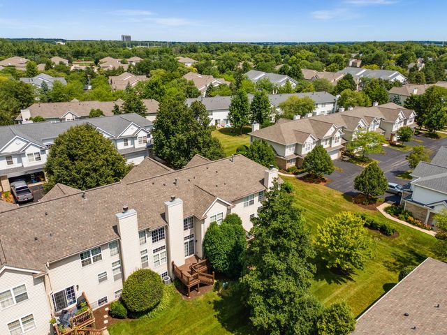 2222 Foxmoor Lane 2222, Aurora, IL 60502