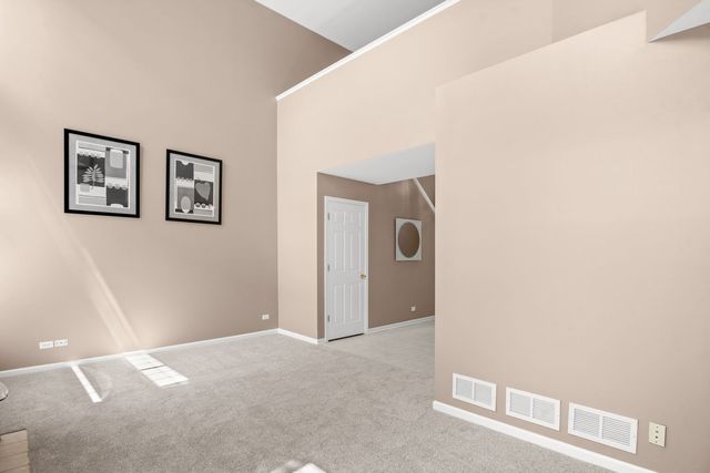 2222 Foxmoor Lane 2222, Aurora, IL 60502