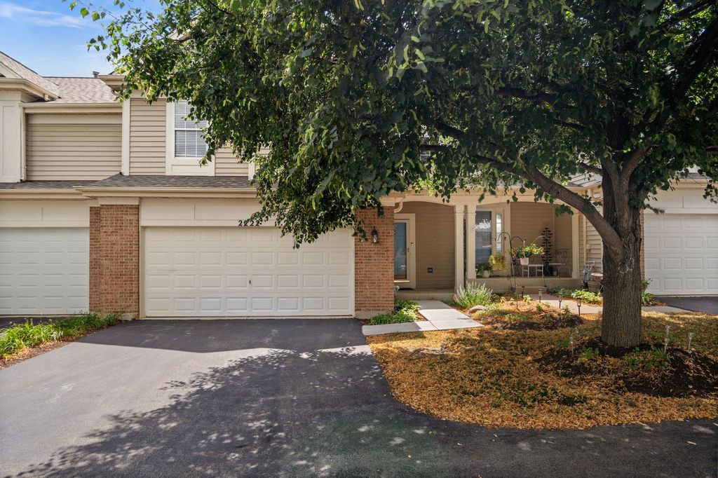 2222 Foxmoor Lane 2222, Aurora, IL 60502
