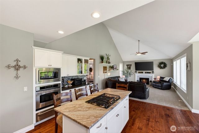 32 Mount Rainier Loop E, Bonney Lake, WA 98391