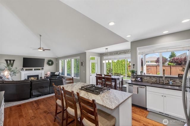 32 Mount Rainier Loop E, Bonney Lake, WA 98391
