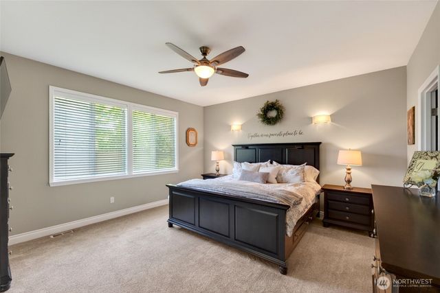 32 Mount Rainier Loop E, Bonney Lake, WA 98391