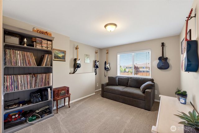 32 Mount Rainier Loop E, Bonney Lake, WA 98391