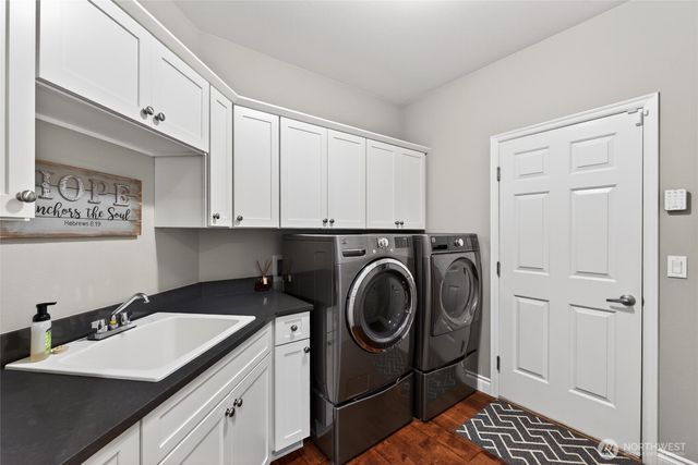 32 Mount Rainier Loop E, Bonney Lake, WA 98391