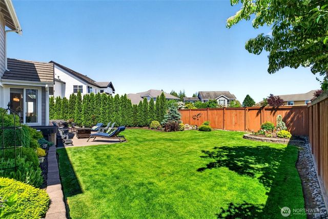 32 Mount Rainier Loop E, Bonney Lake, WA 98391