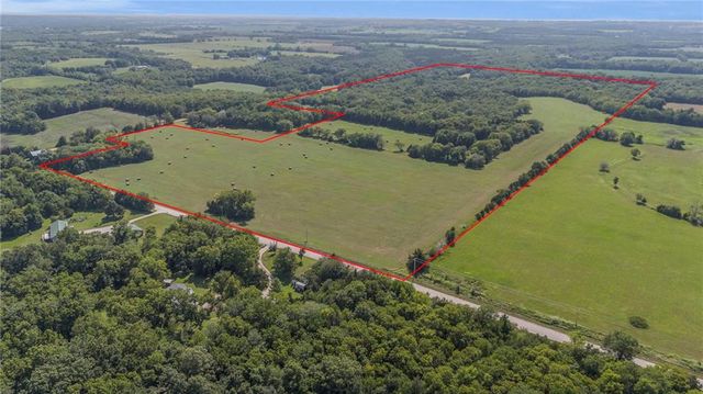 W 399th Street, Osawatomie, KS 66064