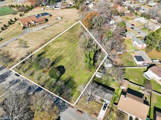 691 Dresden DR, Newport News, VA 23601