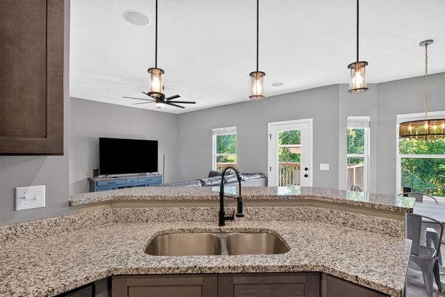 564 Delaware Court, Rogersville, MO 65742