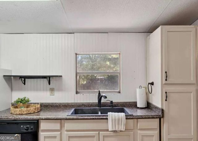 99 Conifer Drive, Guyton, GA 31312