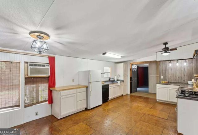 99 Conifer Drive, Guyton, GA 31312