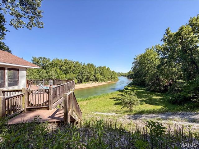 734 Old Cove Road, St Clair, MO 63077