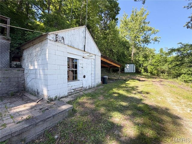 734 Old Cove Road, St Clair, MO 63077