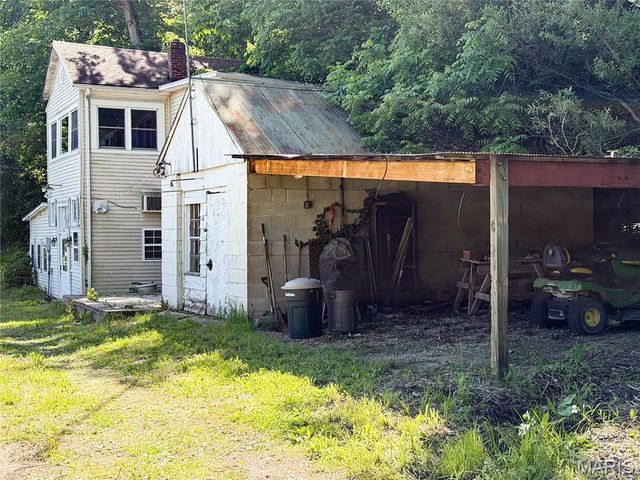 734 Old Cove Road, St Clair, MO 63077