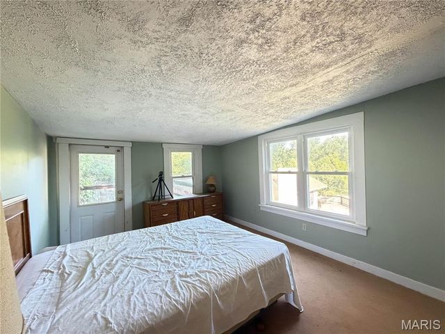734 Old Cove Road, St Clair, MO 63077