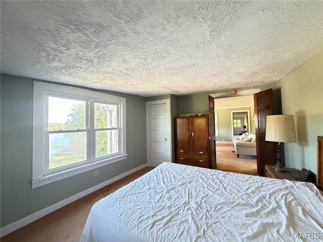 734 Old Cove Road, St Clair, MO 63077