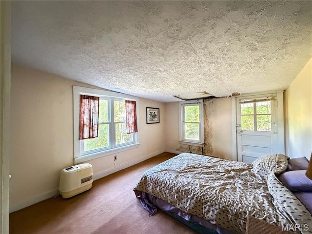734 Old Cove Road, St Clair, MO 63077