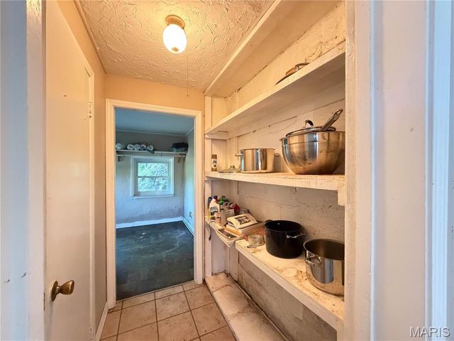 734 Old Cove Road, St Clair, MO 63077