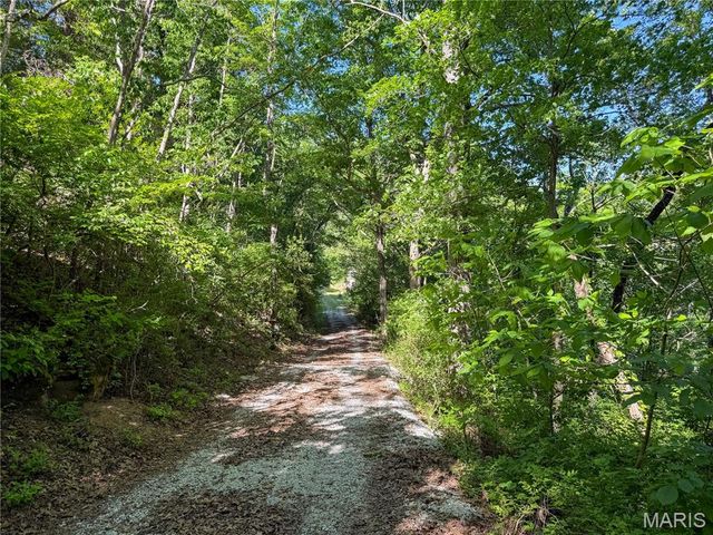 734 Old Cove Road, St Clair, MO 63077