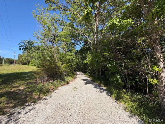 734 Old Cove Road, St Clair, MO 63077