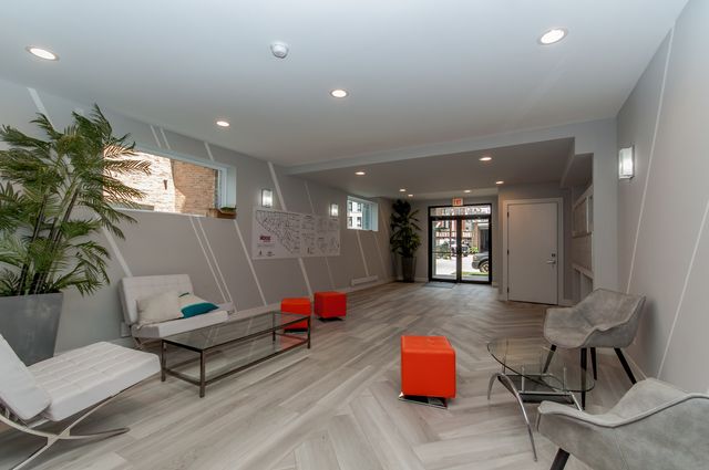 650 N Morgan Street 202, Chicago, IL 60642